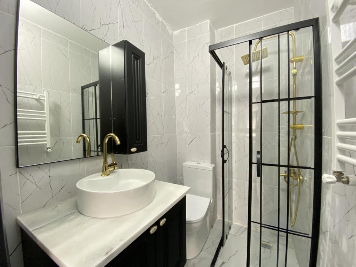 Pleasant Studio Flat In Kabatas Beyoglu Apartman Isztambul Kültér fotó